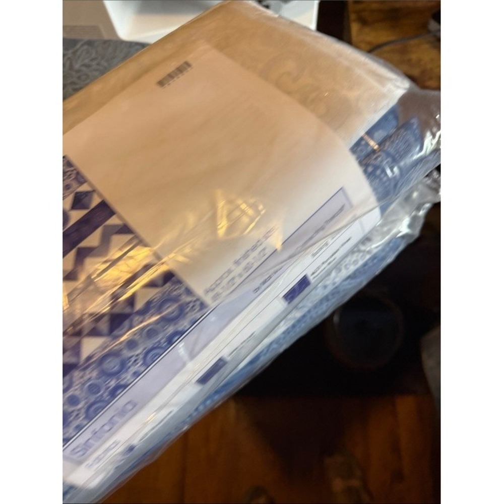 New Connecting Threads Sinfonia Lap Quilt Kit Blue White Cotton 48.5x60.5in - Picture 6 of 6